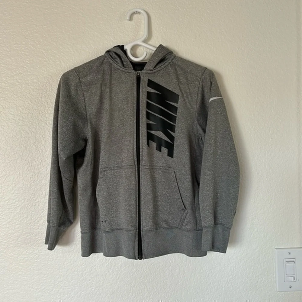 Nike dri fit zip up sweater boys large